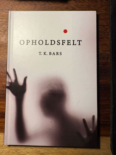 Omslag: Opholdsfelt